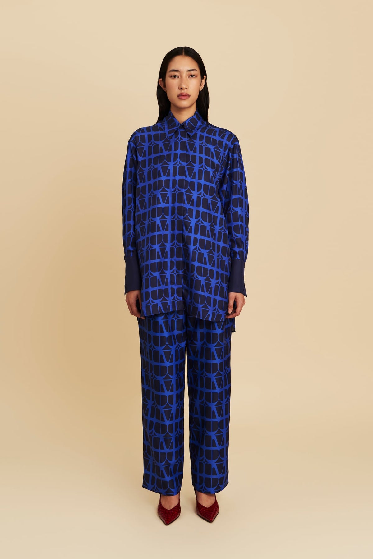 Silk Shirt in Midnight Snack